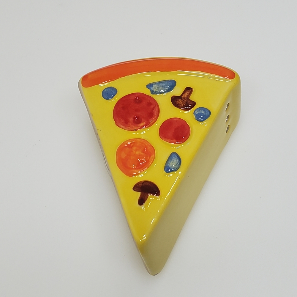Pizza salt shaker